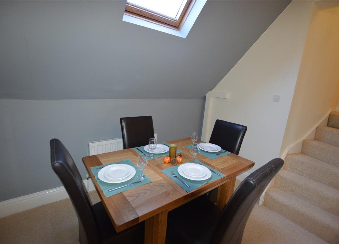Flat Queenswood Court in Coventry