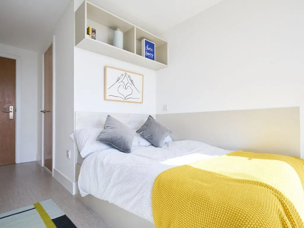 Room Bolton Street in Liverpool