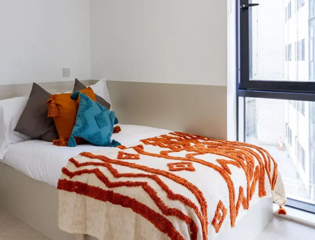 Room Bolton Street in Liverpool