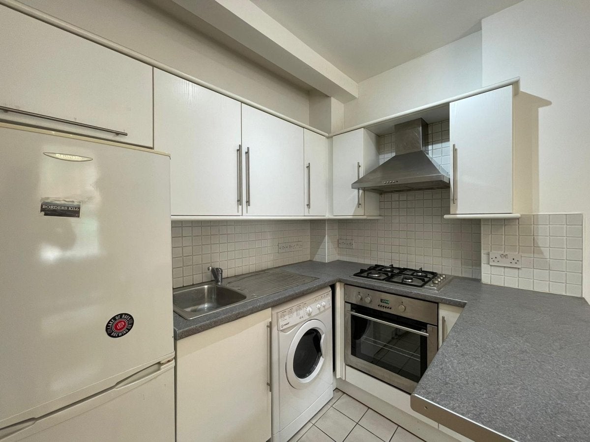 Flat Caledonian Road in Greater London