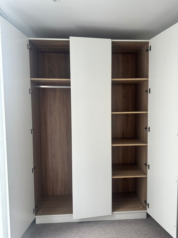 Room Ash Avenue in Greater London