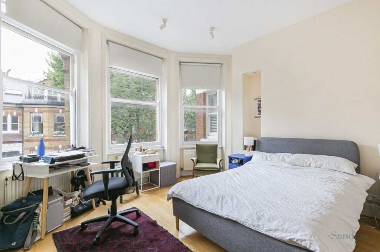 Flat Aberdeen Road in Greater London