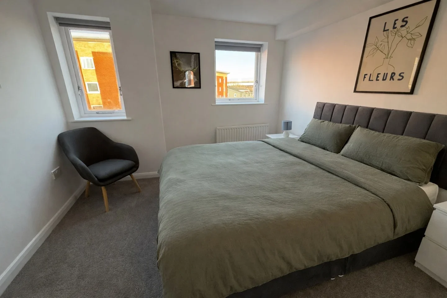 Flat Albatross Close in Greater London