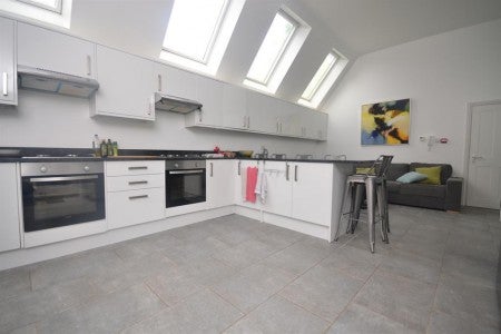 Flat Redlands Road in Reading
