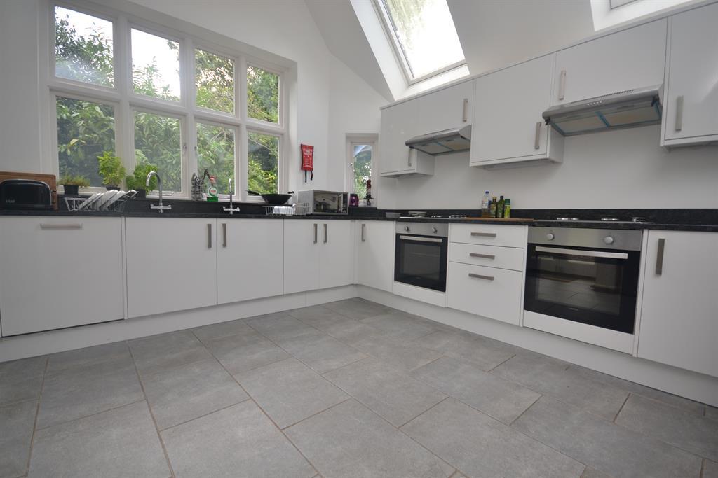 Flat Redlands Road in Reading