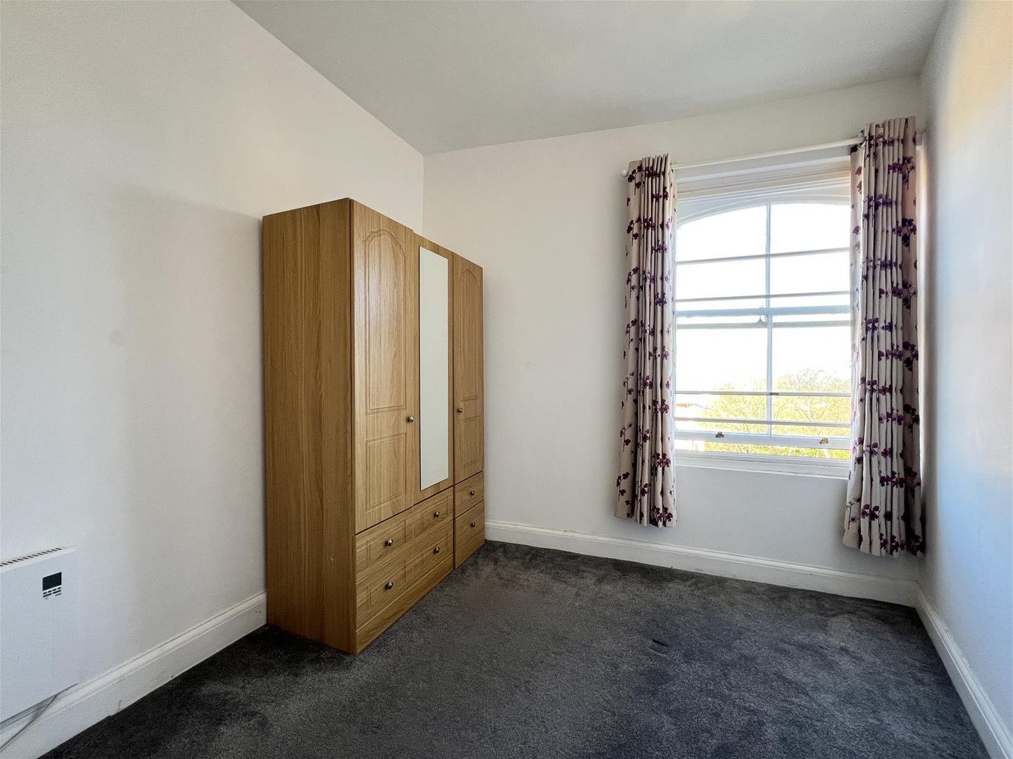 Flat Grosvenor Crescent in Scarborough