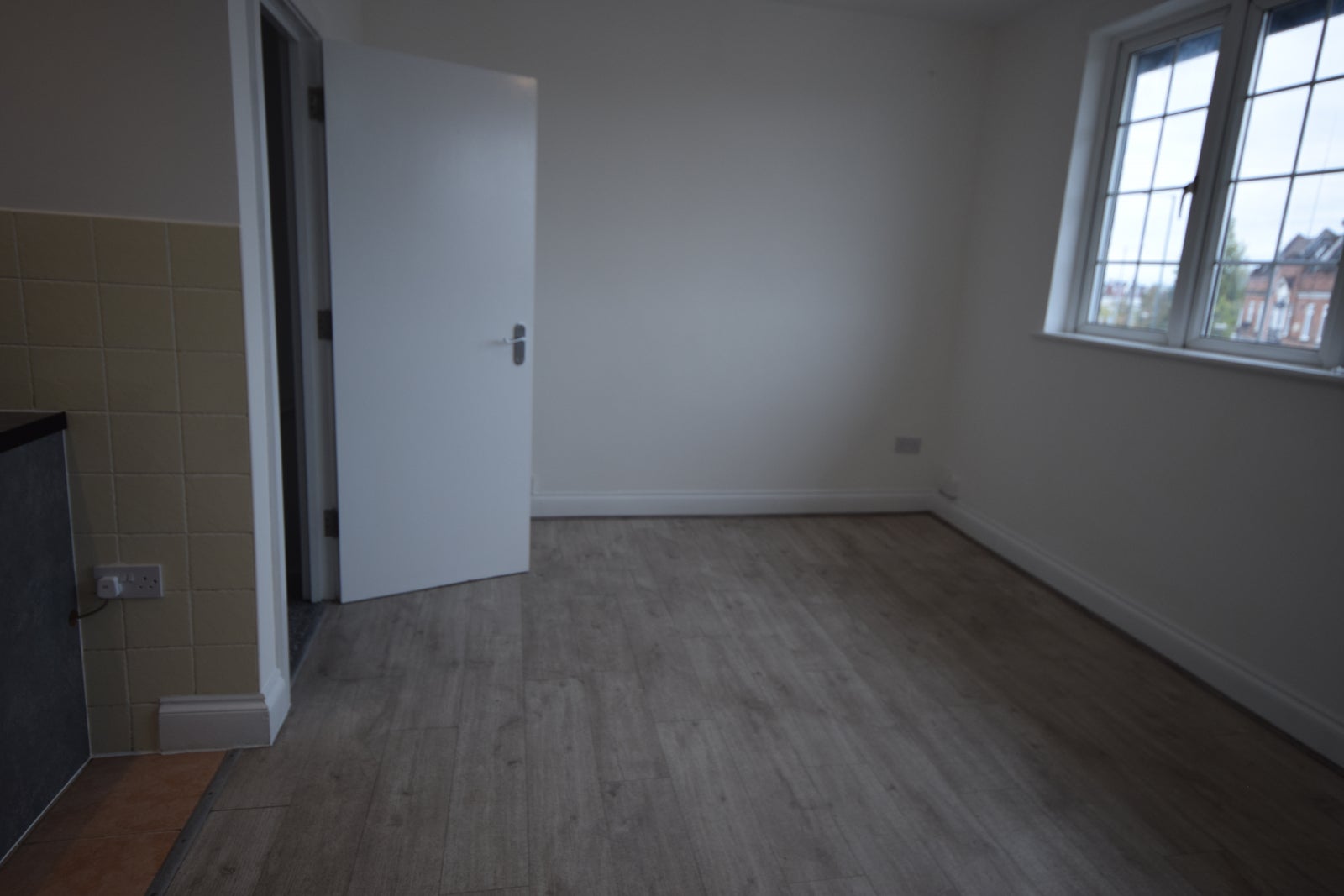 Flat Neasden Lane North in Greater London