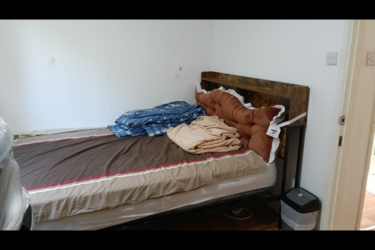 Room Brooklands Road in Crawley