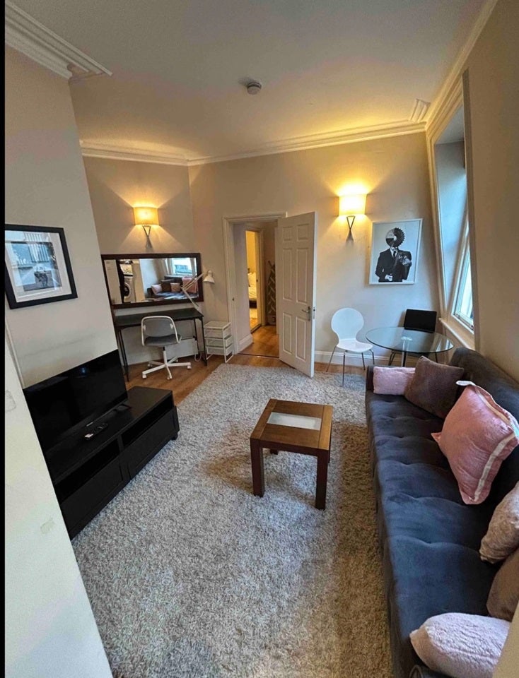 Flat Eagle Place in City of Westminster