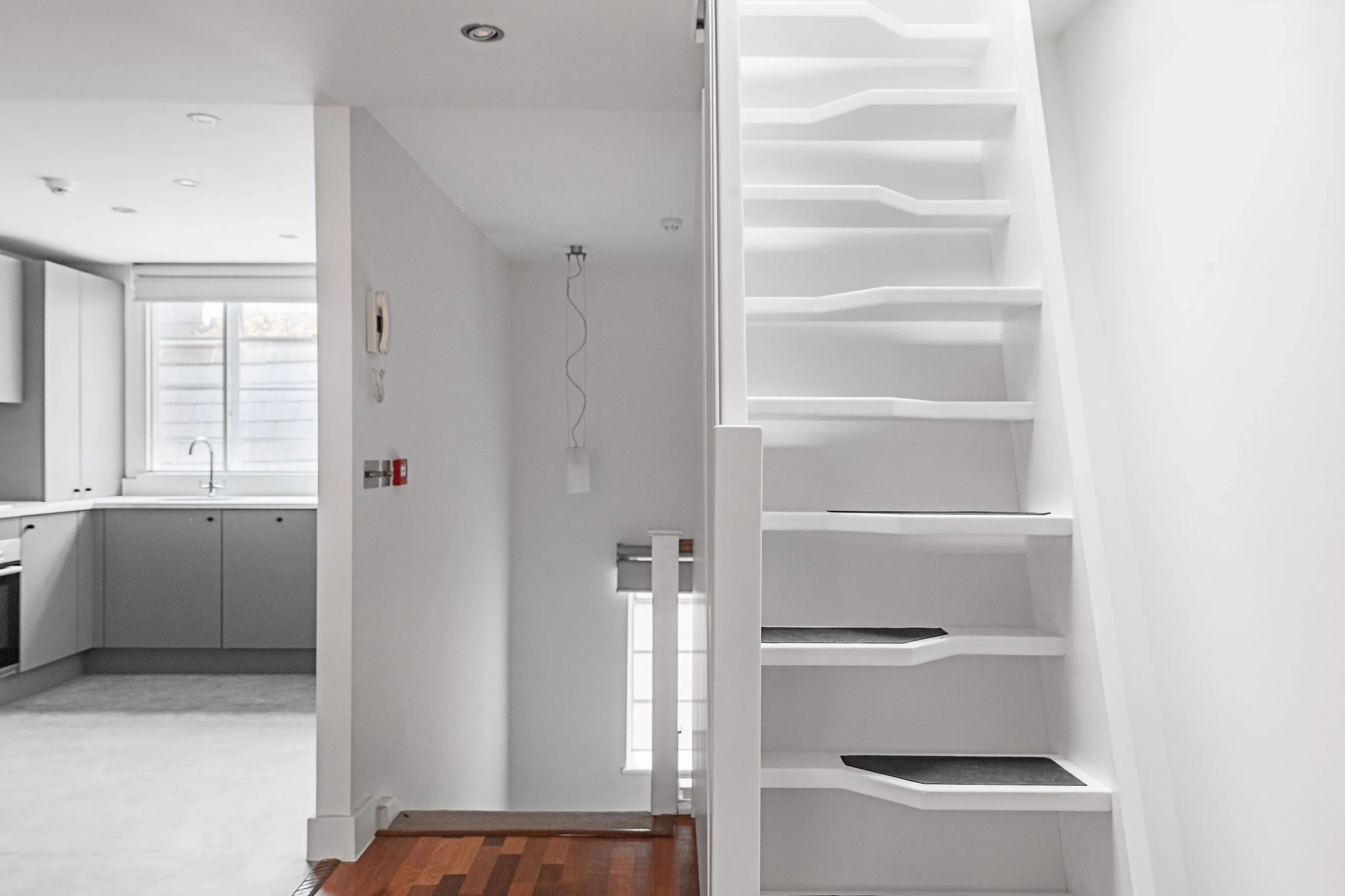 Flat Earlham Street in Greater London