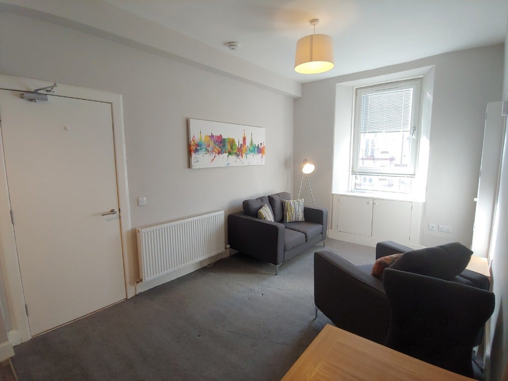 Flat Stewart Terrace in City of Edinburgh