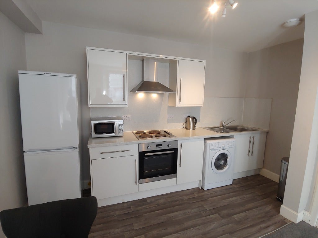 Flat Stewart Terrace in City of Edinburgh