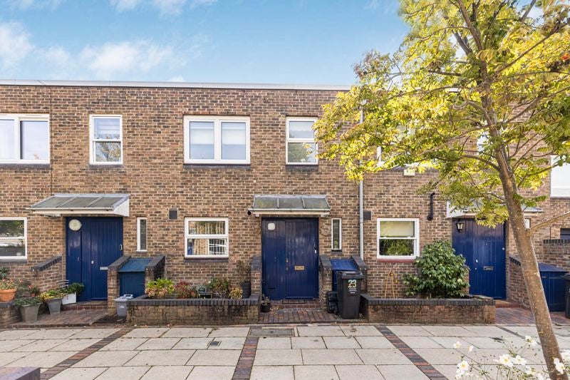 House Gore Road in Greater London