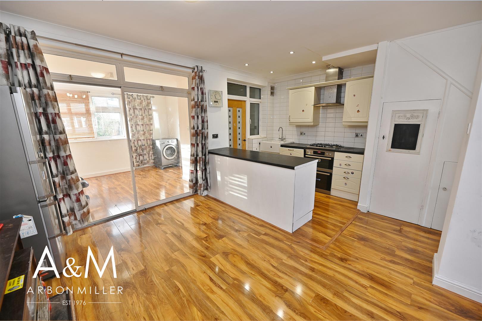 Flat Ascot Close in Greater London