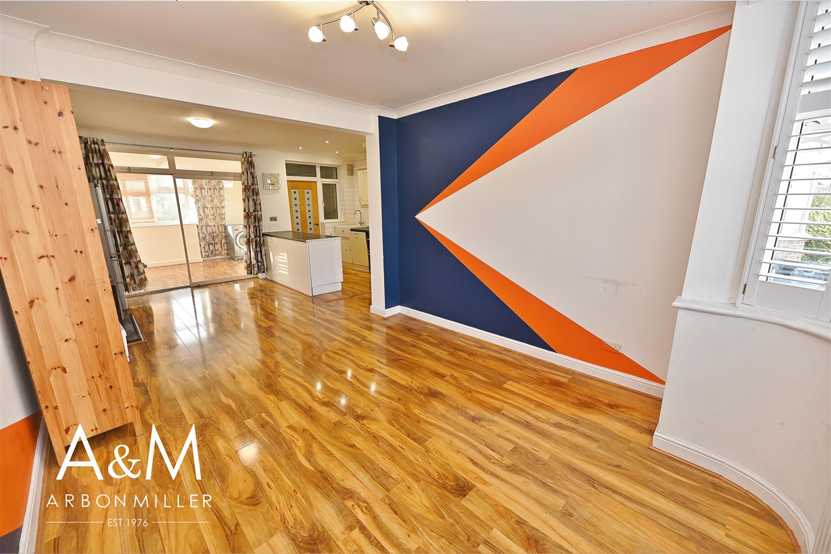 Flat Ascot Close in Greater London