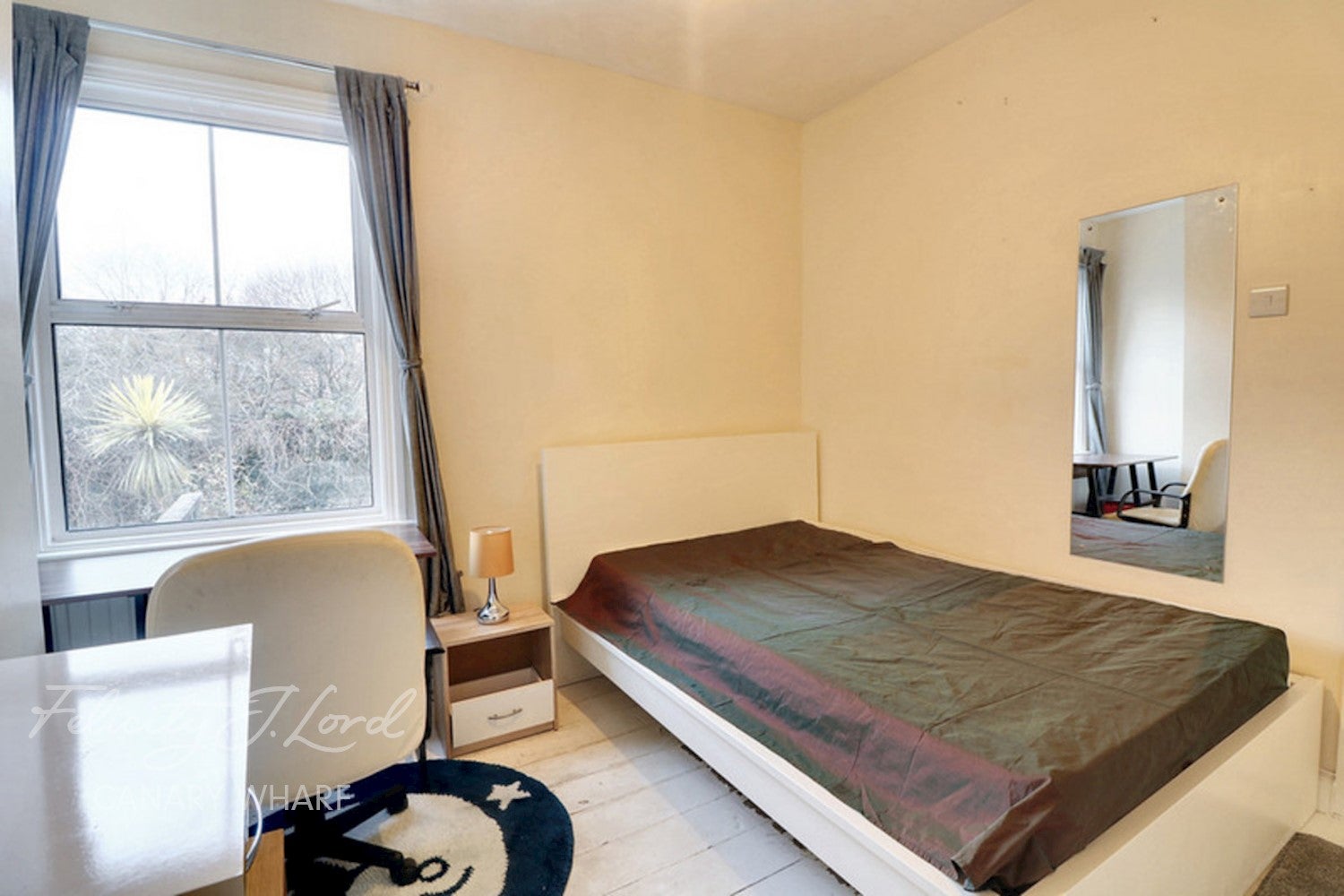 House Cahir Street in Greater London