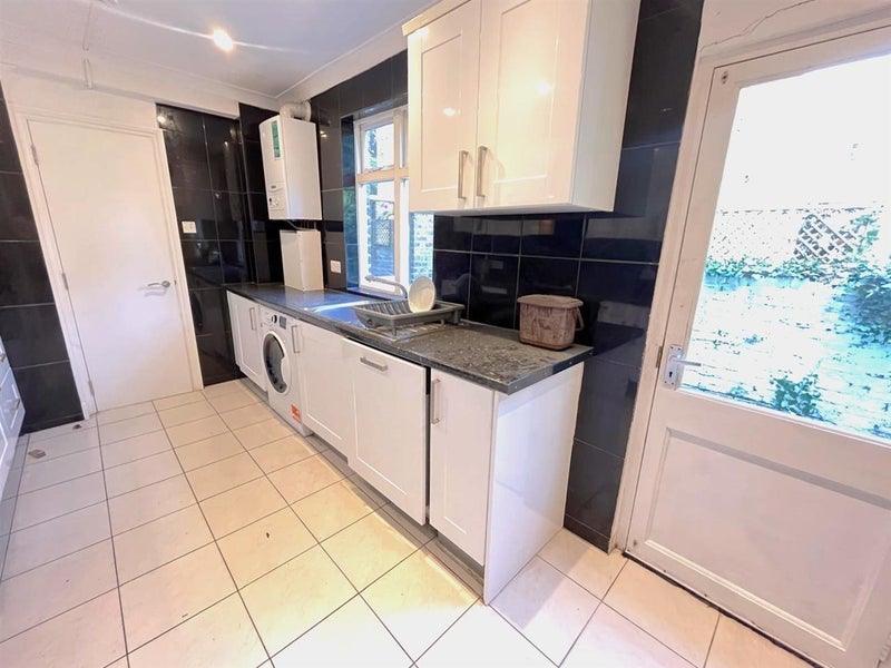 Room Wedmore Gardens in Greater London