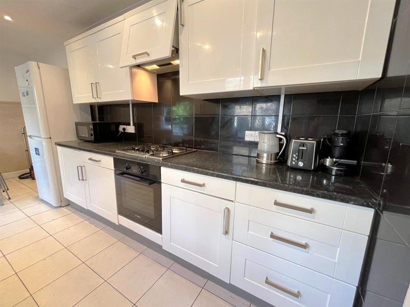 Room Wedmore Gardens in Greater London