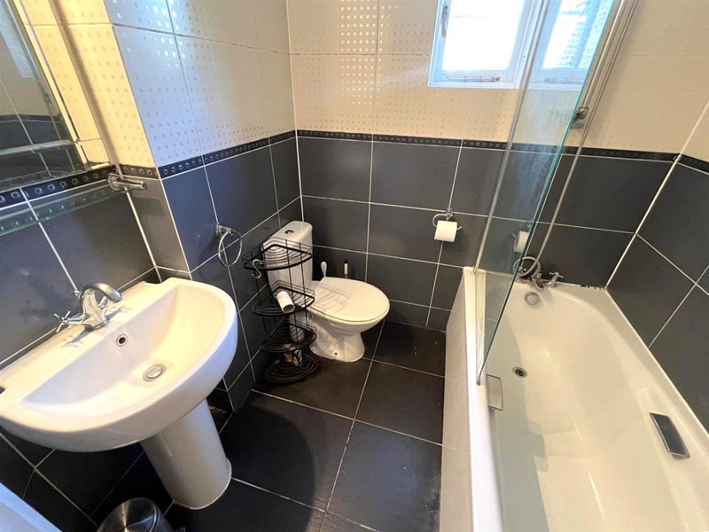 Room Wedmore Gardens in Greater London