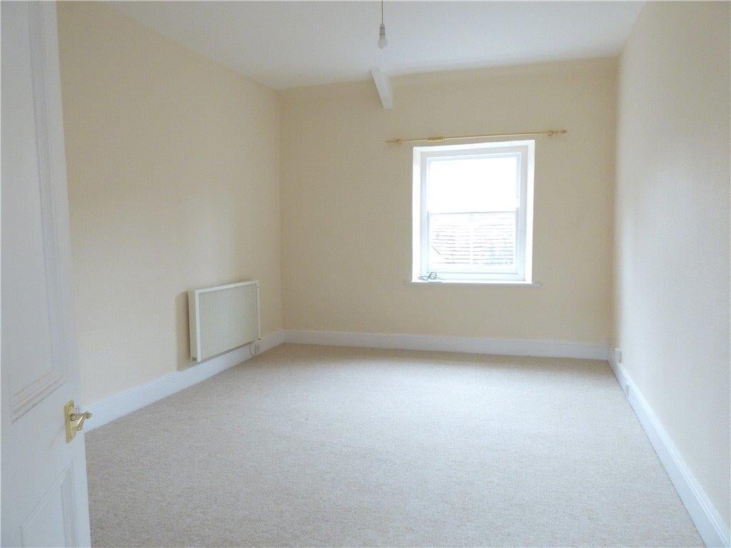 Flat Swan Yard in Sherborne