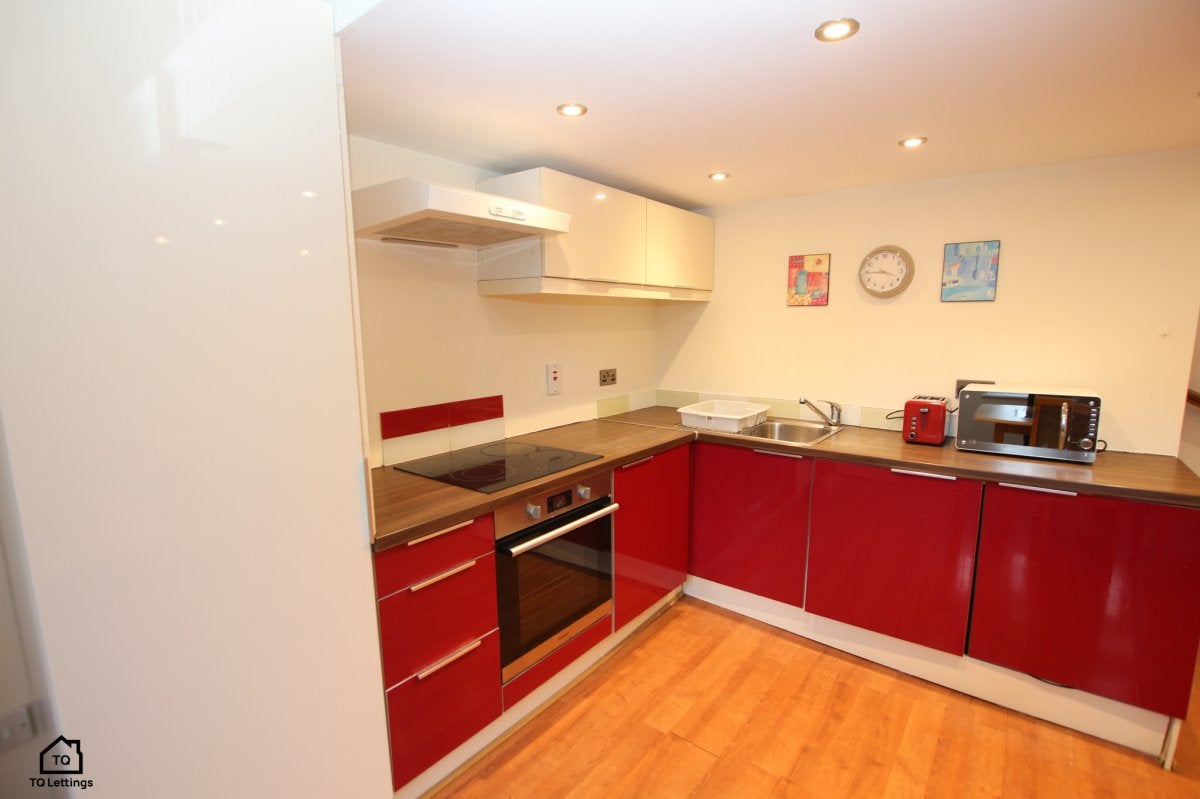 Flat Wilton Place in Salford