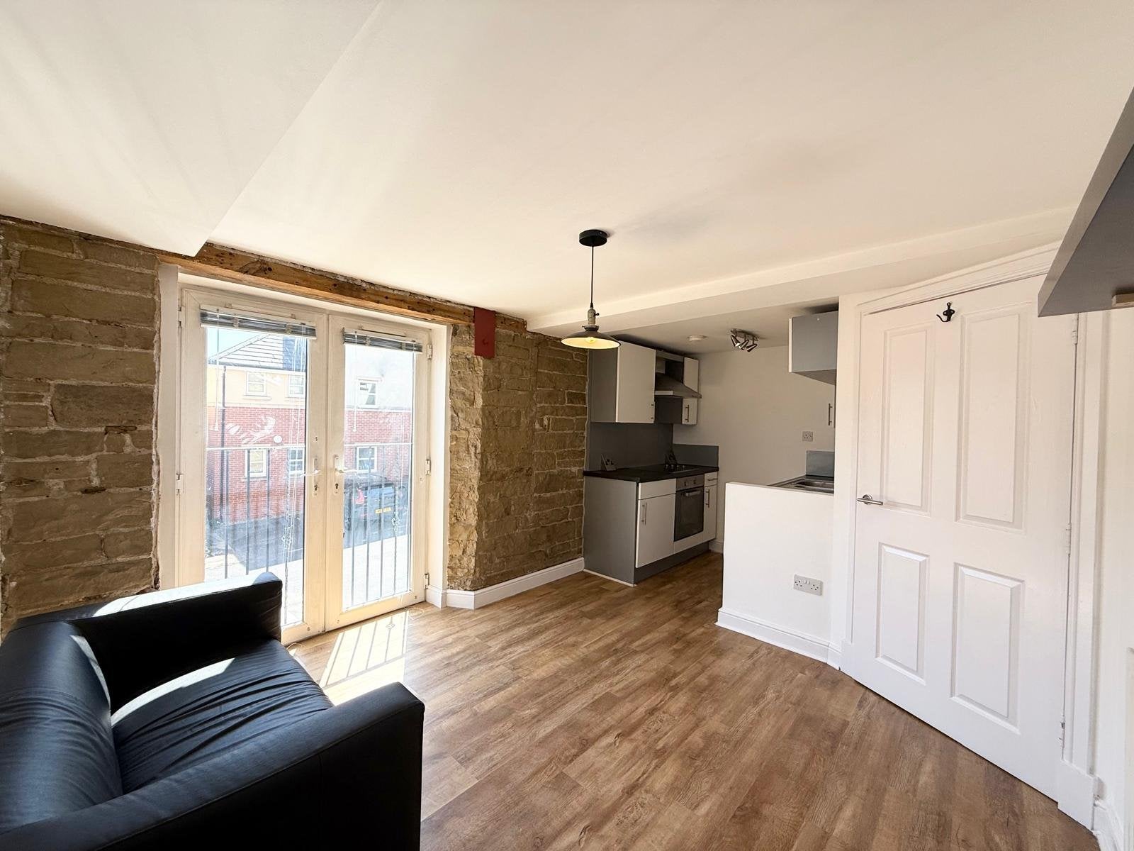 Flat Greenock Road in Leeds