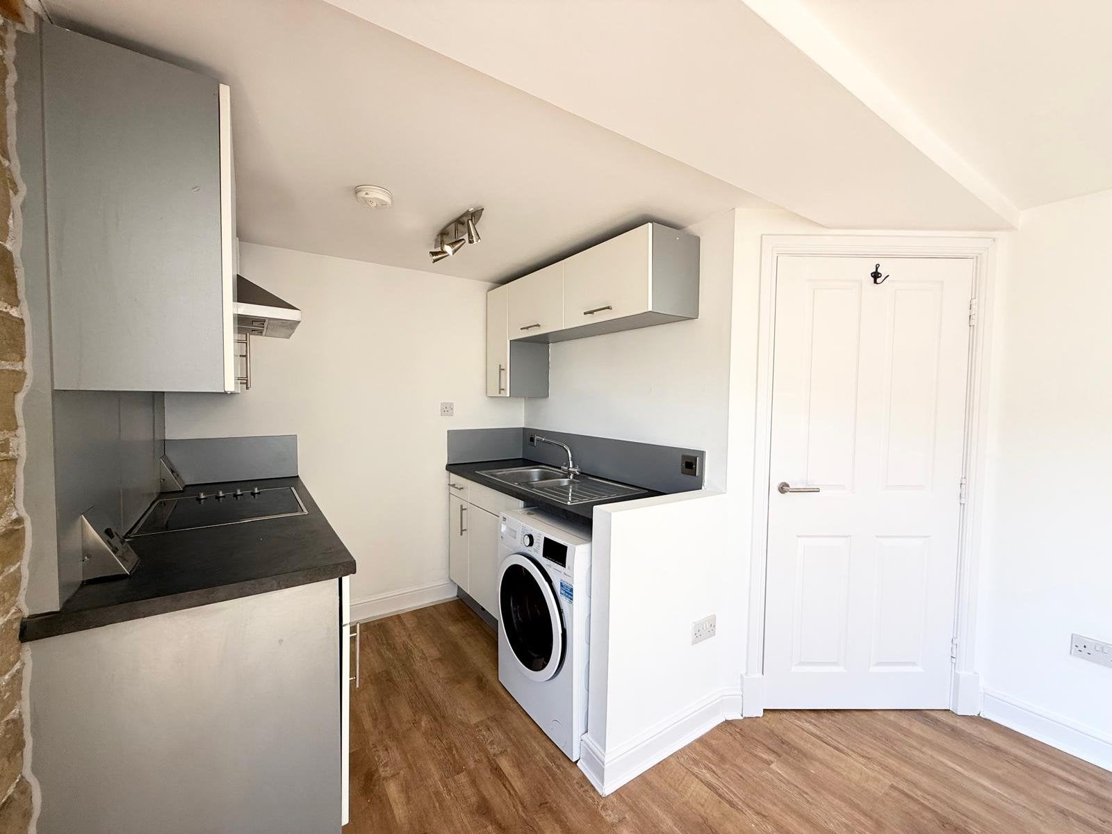 Flat Greenock Road in Leeds
