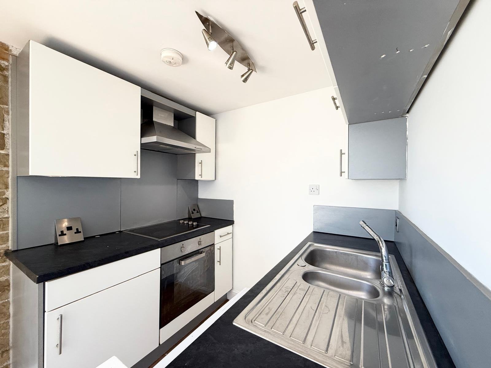 Flat Greenock Road in Leeds