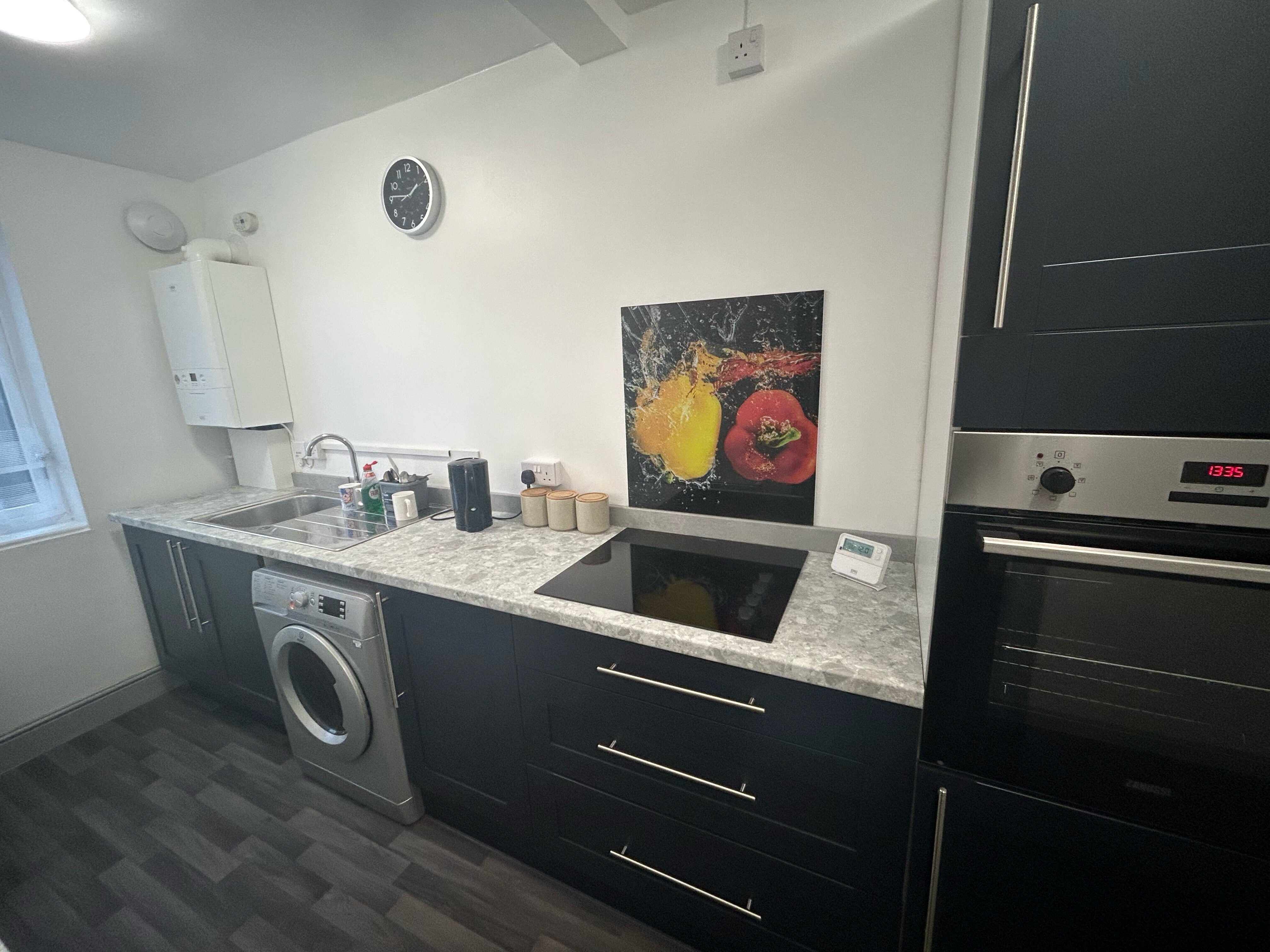Flat Oxcliffe Road in Heysham