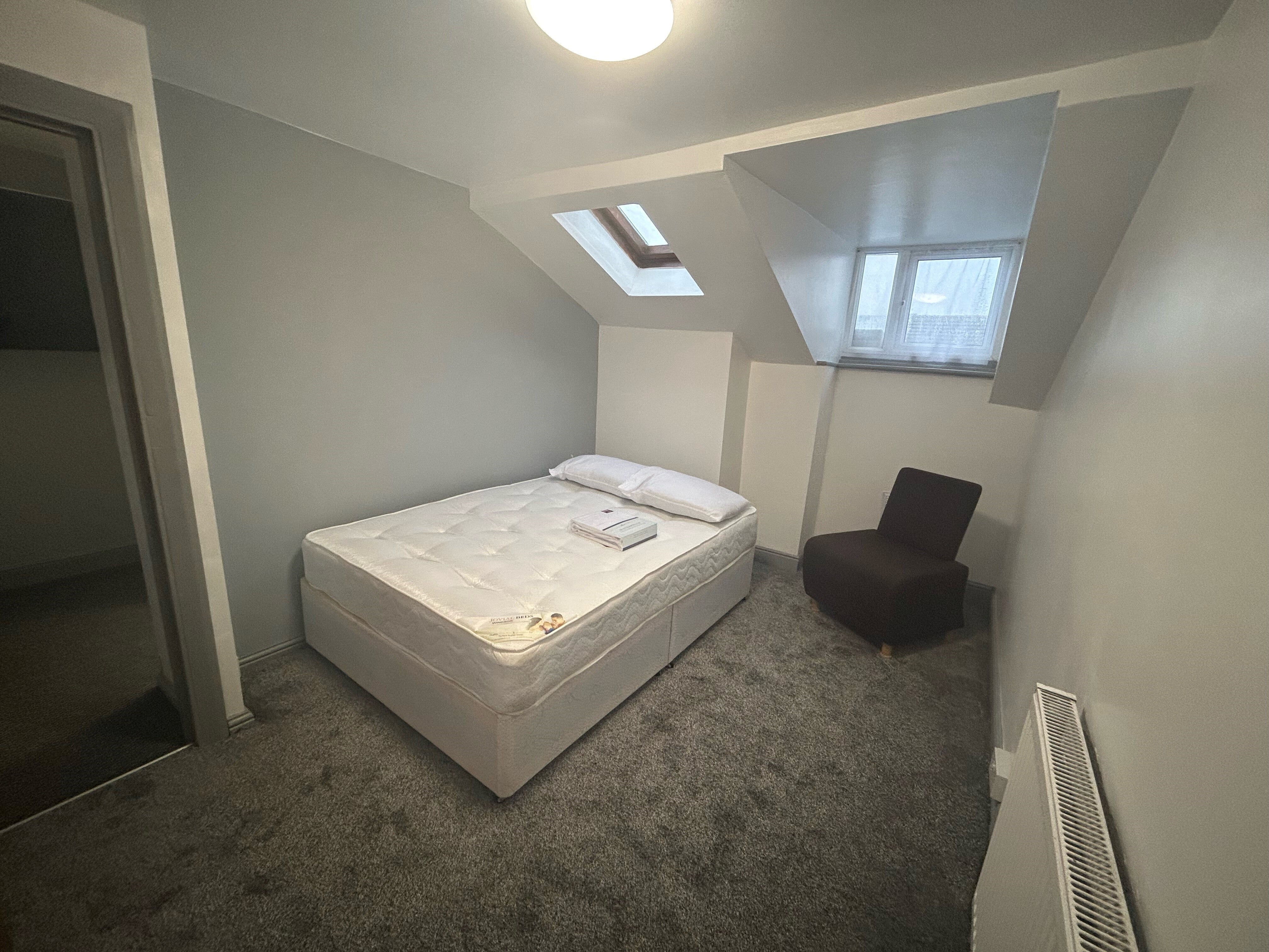 Flat Oxcliffe Road in Heysham
