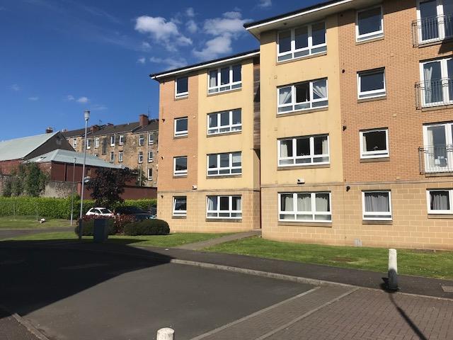 Flat Whitehill Court in Glasgow
