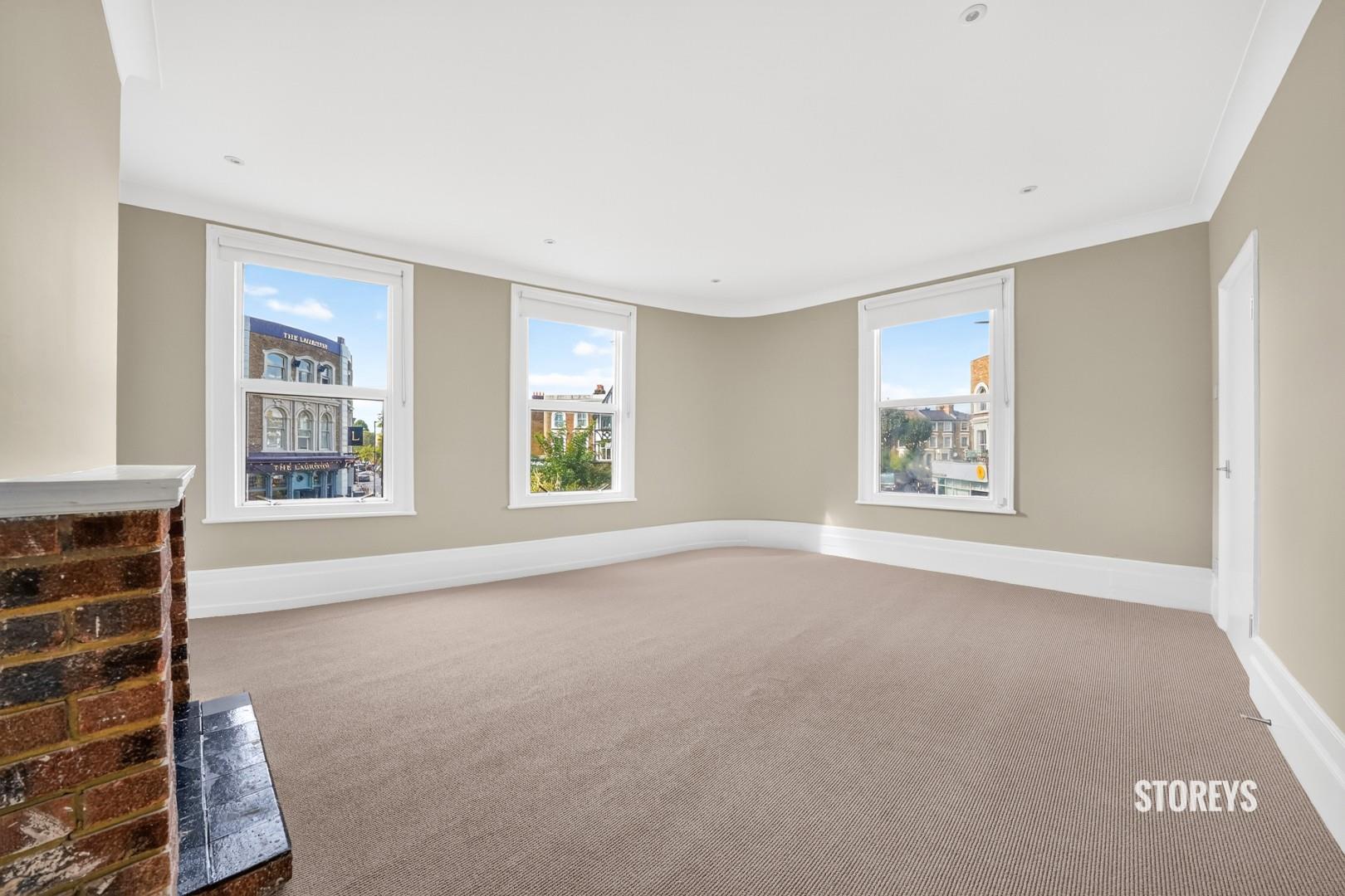 Flat Lauriston Road in London