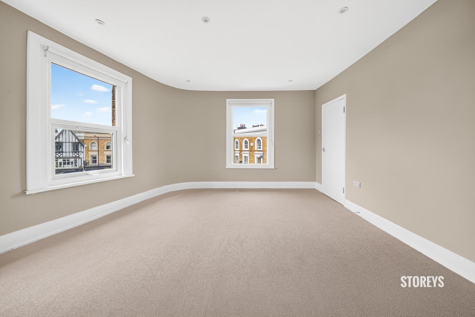 Flat Lauriston Road in London