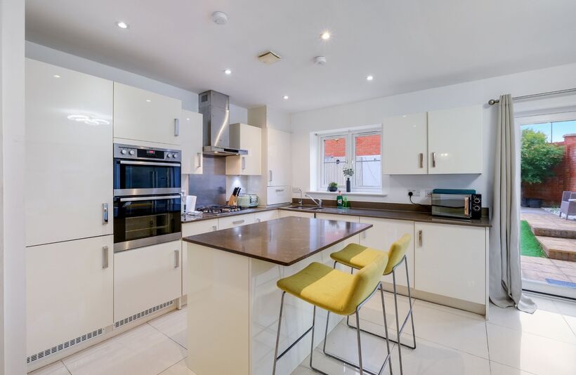 Flat Foxherne in Slough
