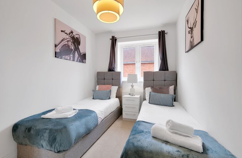 Flat Foxherne in Slough
