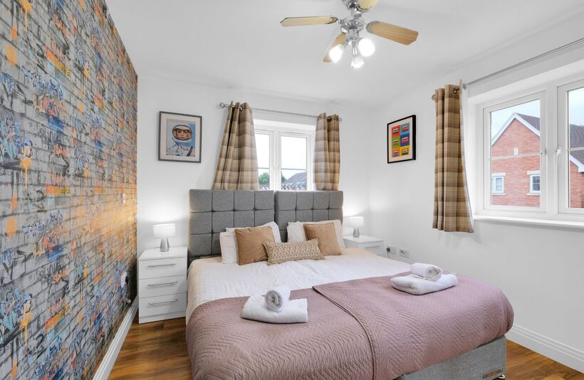 Flat Foxherne in Slough