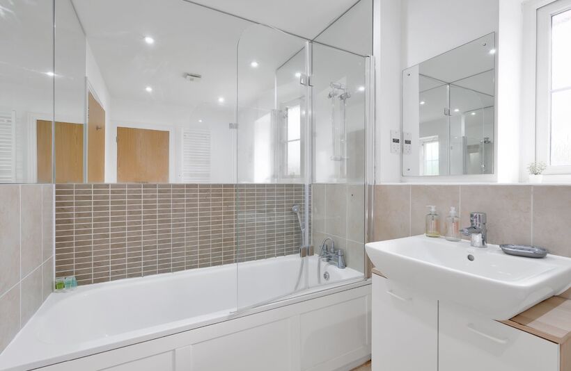 Flat Foxherne in Slough