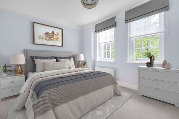 Flat Mallord Street in Greater London