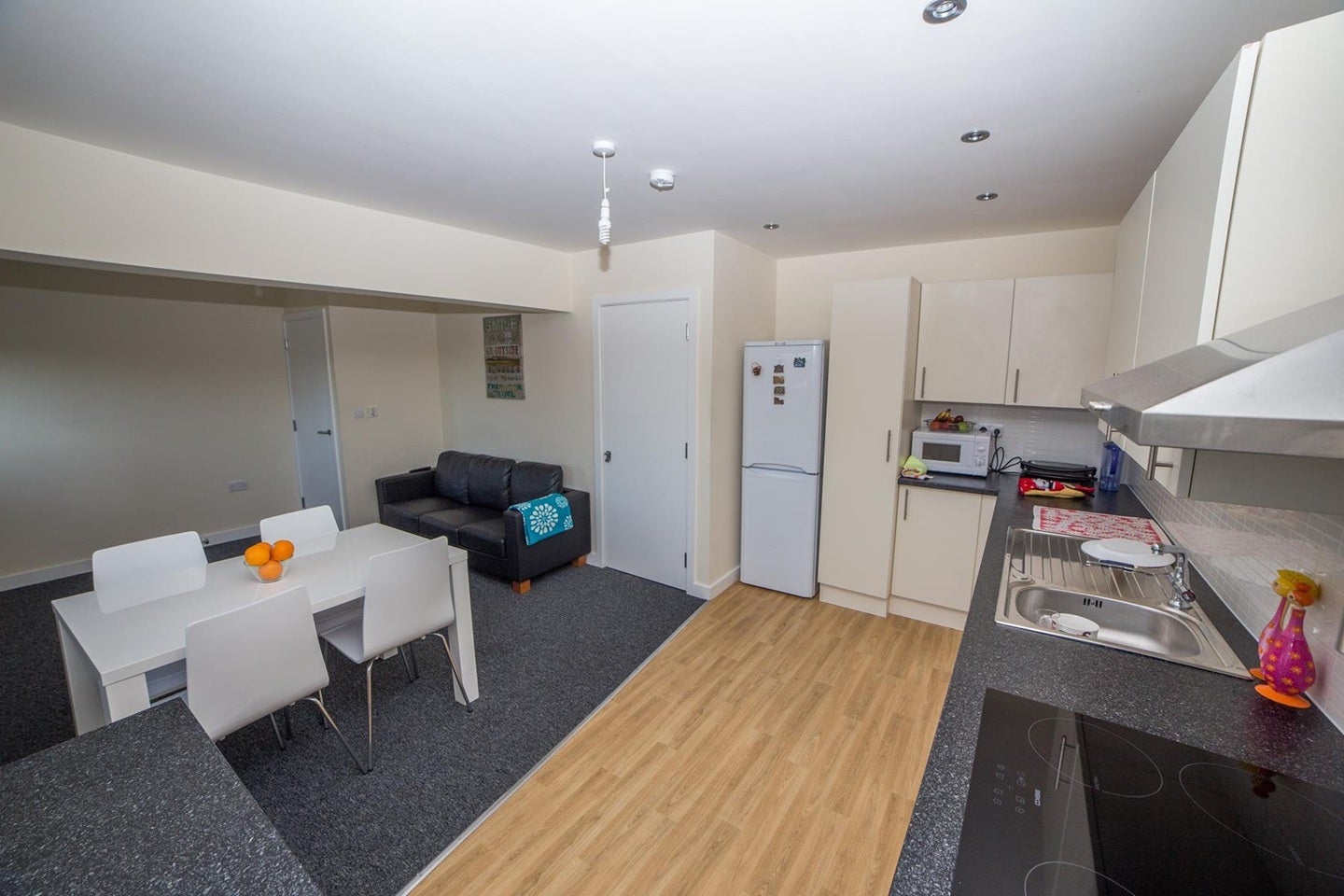 Flat Tarragon Road in Leicester