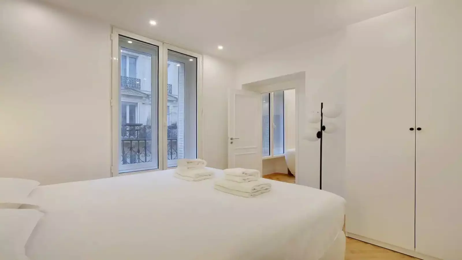 Appartement Rue Paul Baudry à Paris