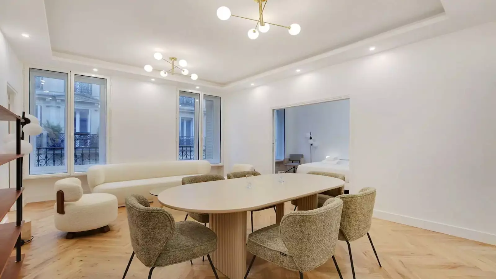 Flat Rue Paul Baudry in Paris
