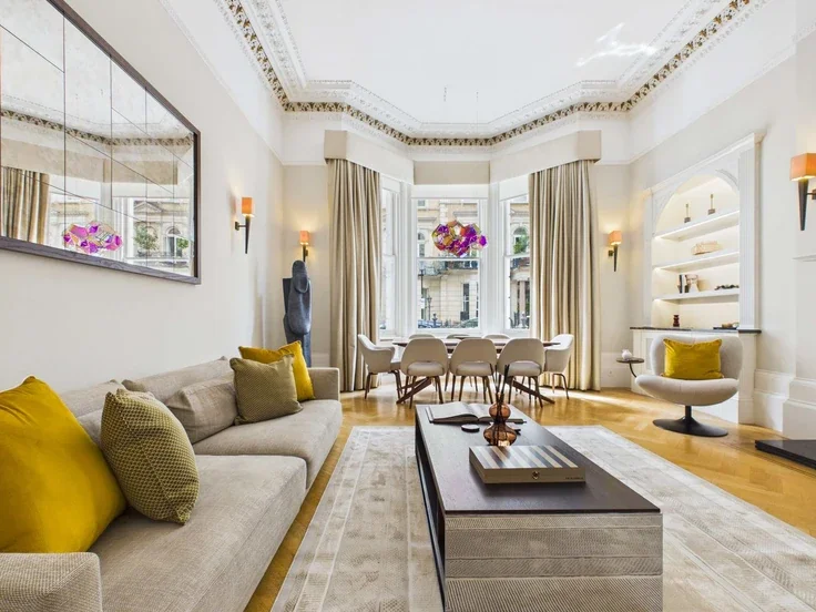 Flat De Vere Gardens in Greater London
