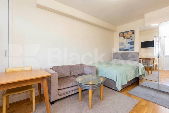 Flat Iverson Road in Greater London