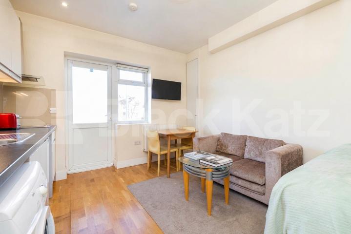 Flat Iverson Road in Greater London