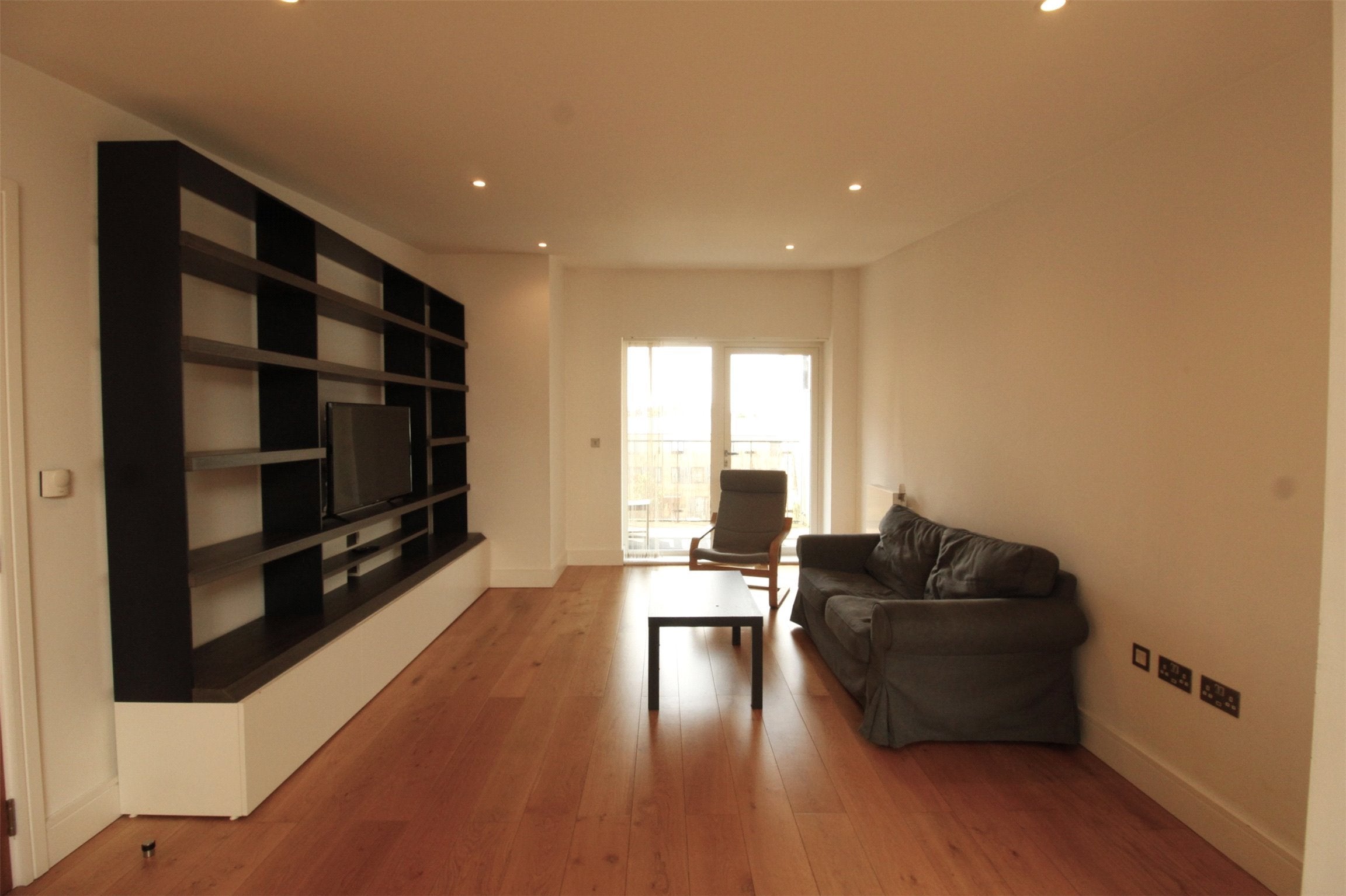 Flat Silverworks Close in Greater London