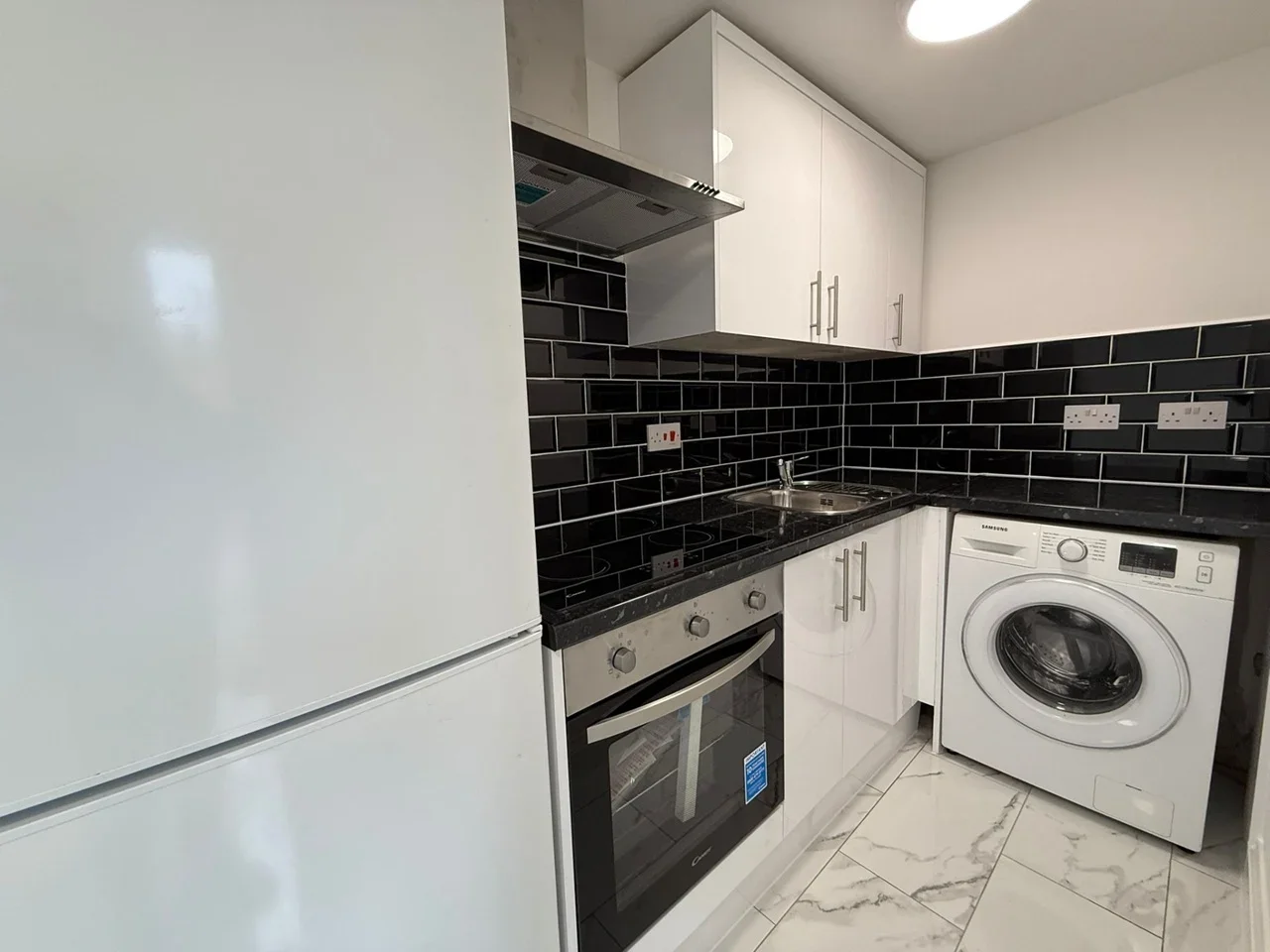 Flat Lexden Drive in Greater London