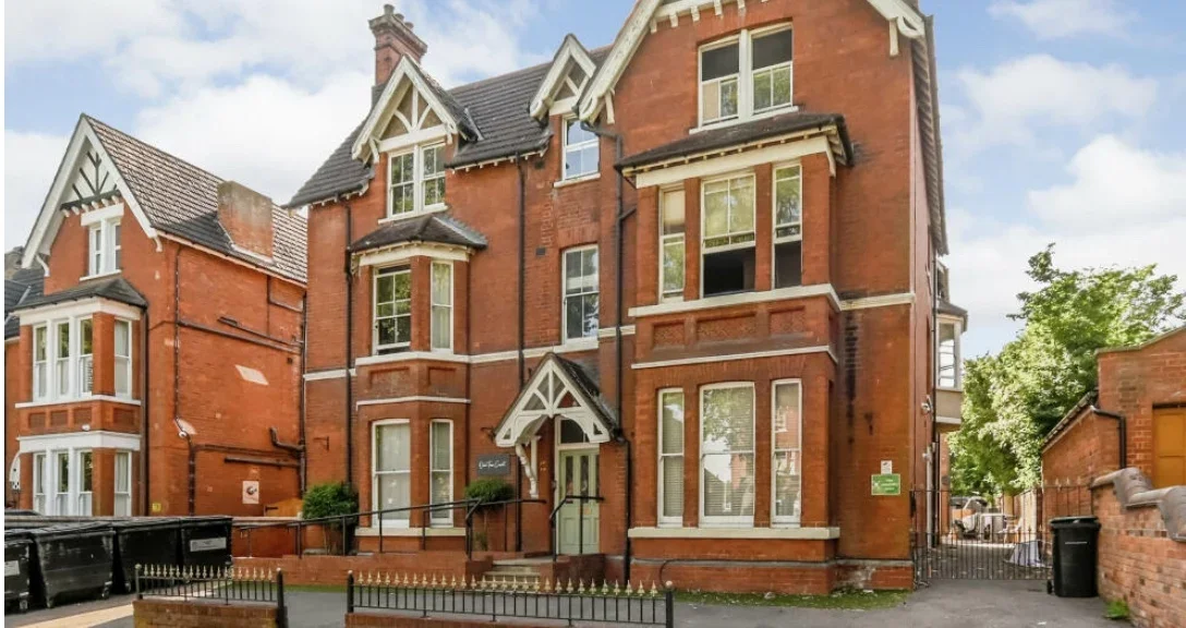 Flat De Parys Avenue in Bedford