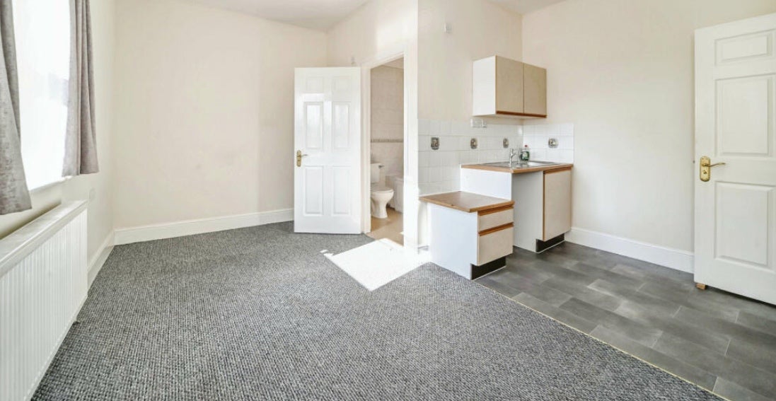Flat De Parys Avenue in Bedford
