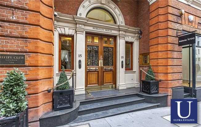 Flat Dover Street in City of Westminster