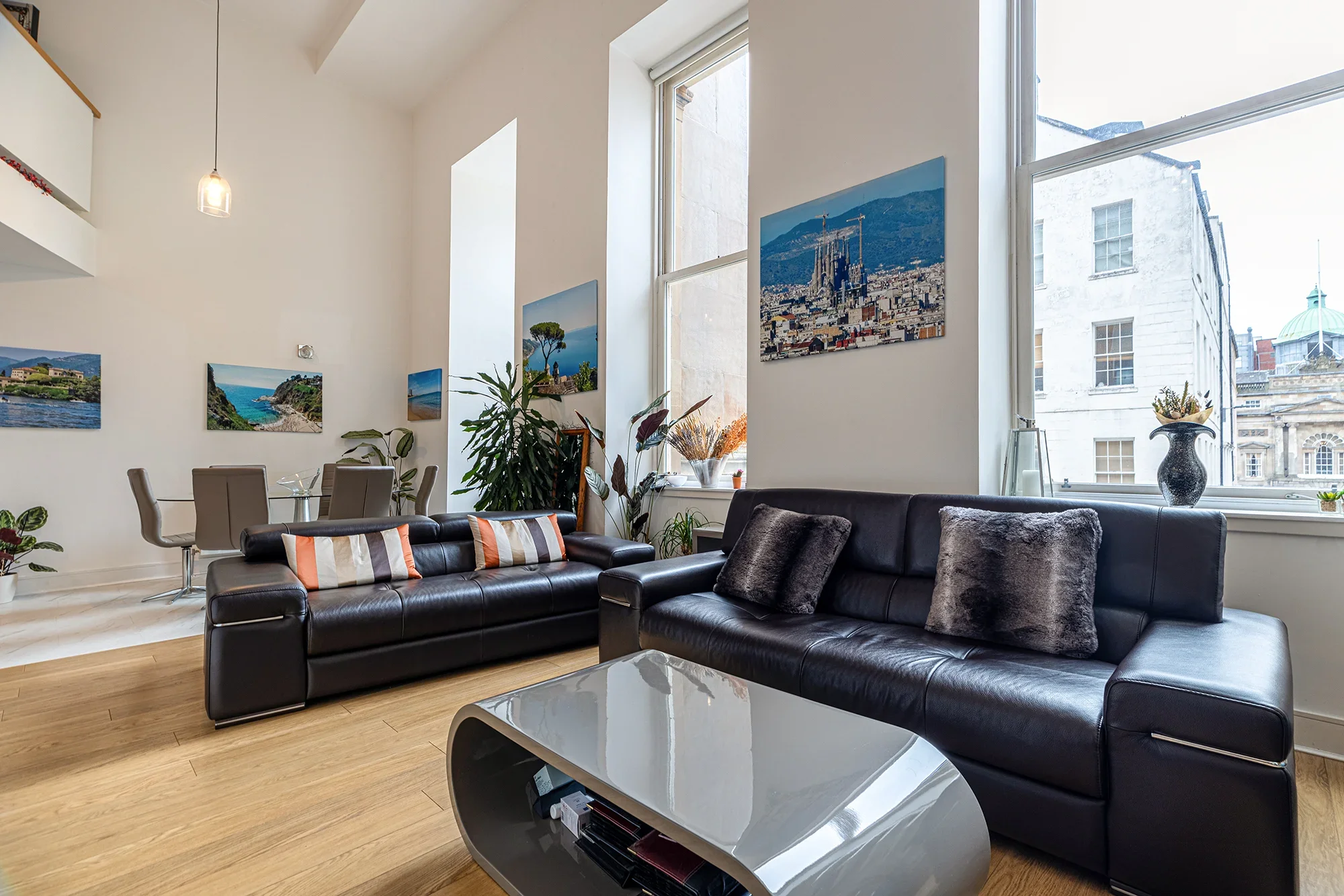 Flat Ingram Street in Glasgow